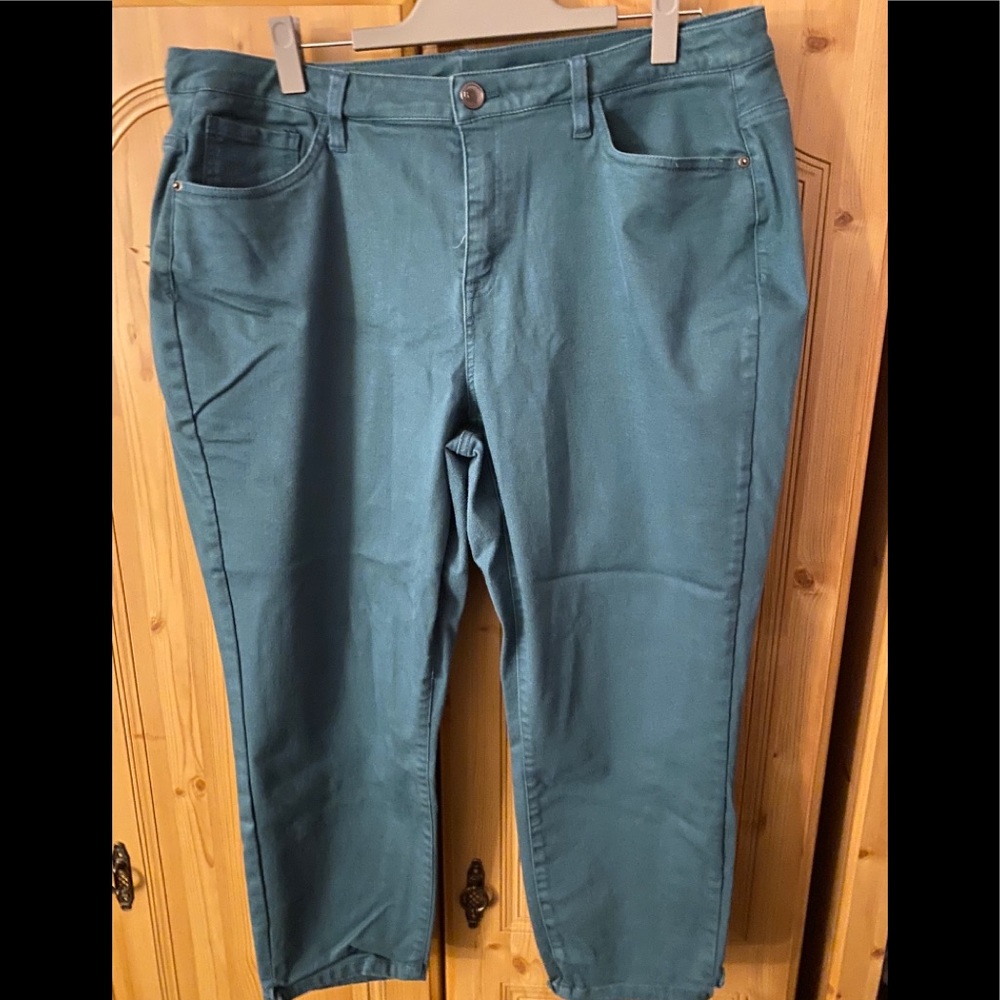 Cropped pants